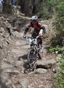 Jose Antonio Diez Arriola del Bikezona Team vence en el Enduro de Cerdigo 
