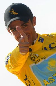 Alberto Contador reaparece en twitter