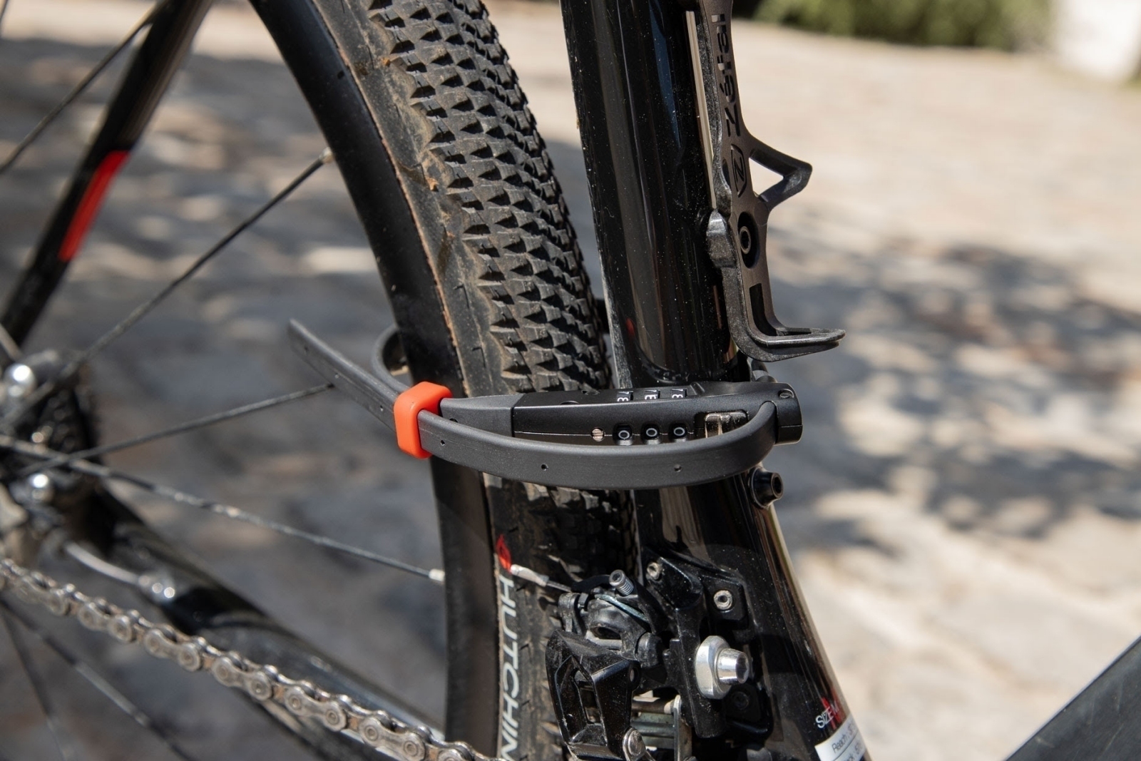 Añade un extra de seguridad a tu bicicleta con el K-Traz Zip3 de Zefal