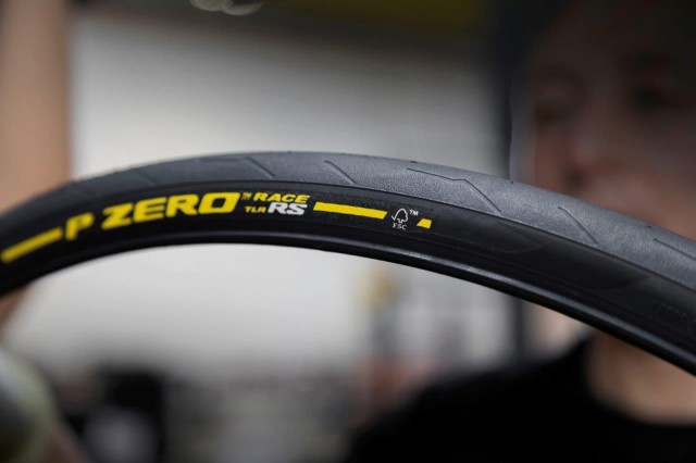 Pirelli P Zero Race Rs Es El Primer Neum Tico De Bici Del Mundo Con