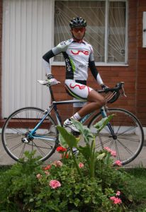 Edward Beltr&aacute;n (EPM-UNE) con Agencia Internacional Pro Cycling Consulting