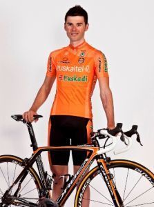 Iván Velasco (Euskaltel) hospitalizado tras su caída en el Giro