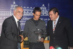 Contador recibe el homenaje de reconocimiento por sus &eacute;xitos