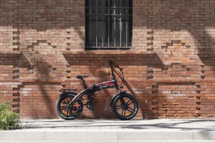 Presentamos la nueva Dakar, la fat bike urbana y plegable más bestia y divertida de Youin