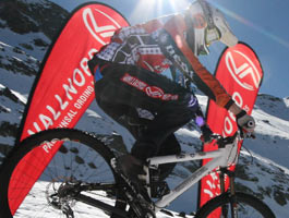 Fabien Cousini&eacute; domina el 4X Snow Vallnord BTT by Best