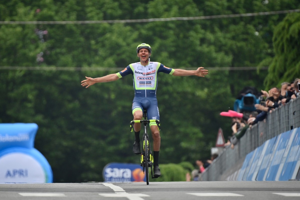 Vídeo resumen: Van der Hoorn se lleva la tercera etapa del Giro de Italia 2021