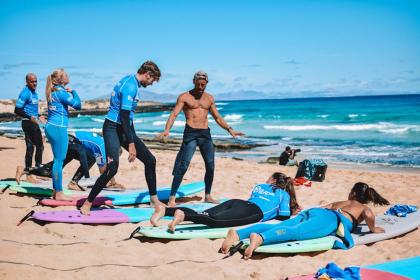 Planet Surf, Fuerteventura, busca un Monitor de surf 