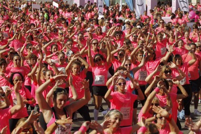 25.000 mujeres celebran por todo lo alto la X Cursa de la Dona