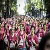 La marea rosa llena las calles de Madrid de deporte y solidaridad