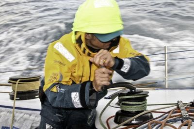 La flota de la Volvo Ocean Race 2011-12 continúa dividida en dos