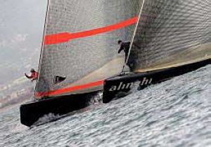 El Alinghi comienza sus entrenamientos de cara a las Luis Viutton Sereis