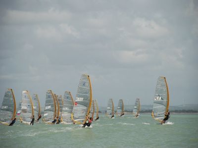  La bah&iacute;a de C&aacute;diz acoge desde hoy el Campeonato de Andalucia de RS:X