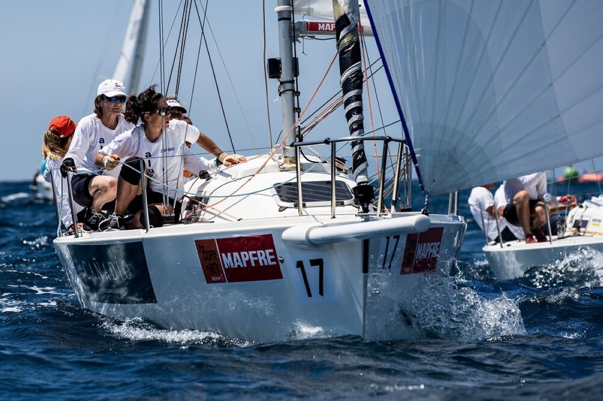 La FAV arma un barco femenino para la 38 Copa del Rey Mapfre