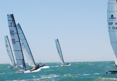 Los catamaranes reanudan su Liga invernal este sábado