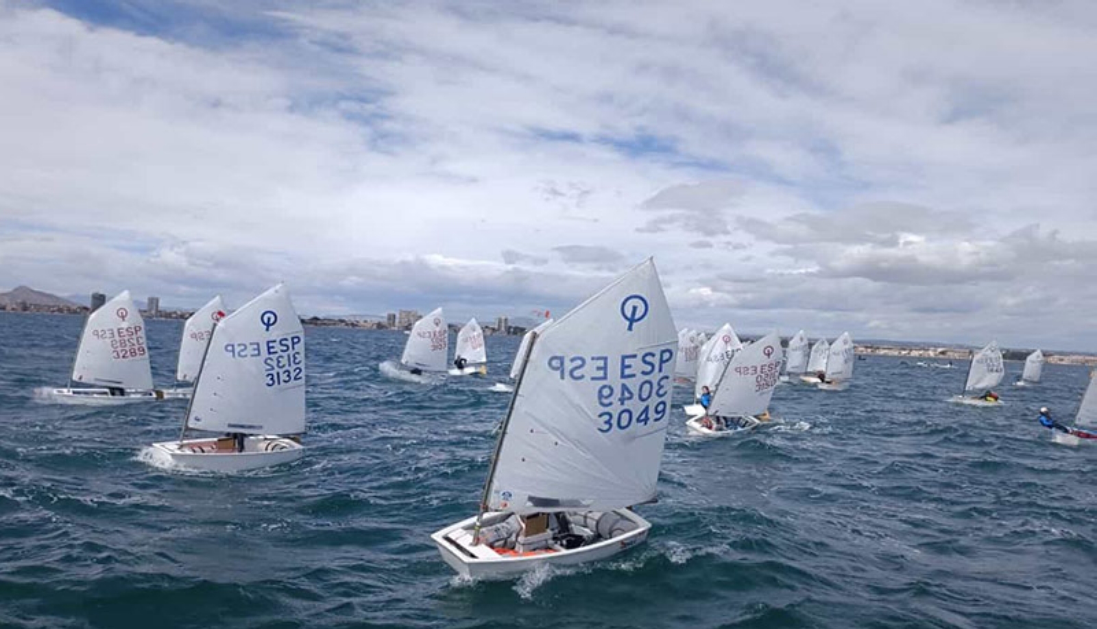 Santiago de la Ribera acogio al regional de Optimist