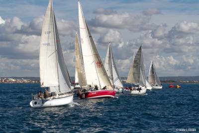 Cruceros, monotipos y vela latina participan en la IV Trobada Club de Mar–ADN 