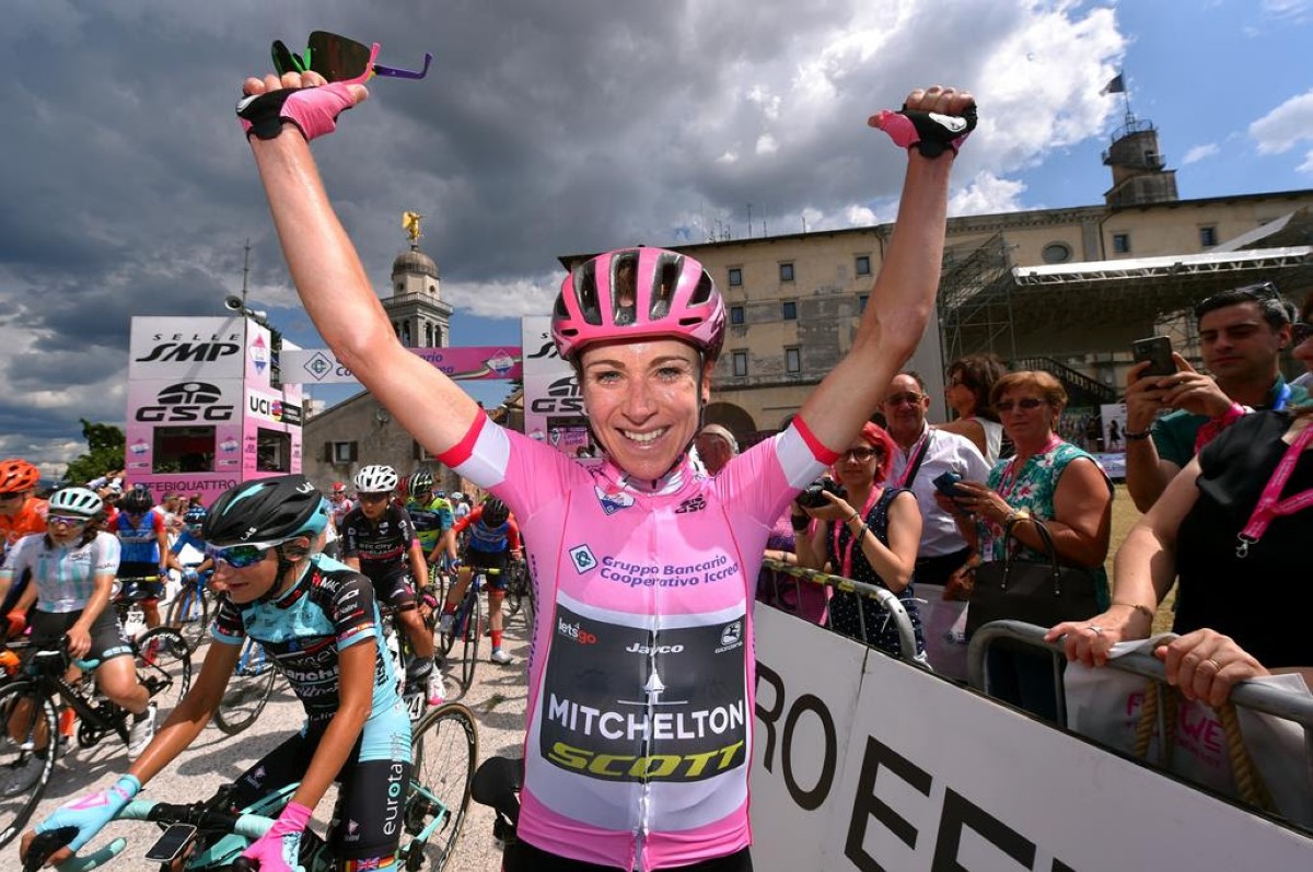  Annemiek van Vleuten se lleva la victoria en el Giro Rosa 2019