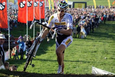 Zdenek Stybar sufre de tendinitis 
