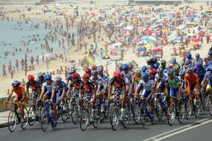 3.000 ciclistas secundan el manifiesto de la Barcelona- Sitges