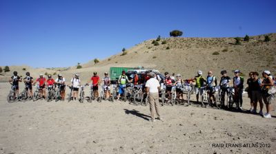 video: Primera etapa Raid Trans Atlas 2012