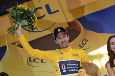 Fabian Cancellara vuela en la prólogo y es el primer líder del Tour