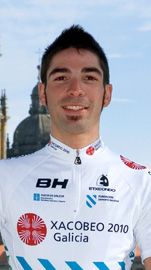 David García y Marcos García, envueltos en una caída con Frank Schleck