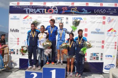 Javier Gómez Noya y Ainhoa Murua repiten titulo en Vigo