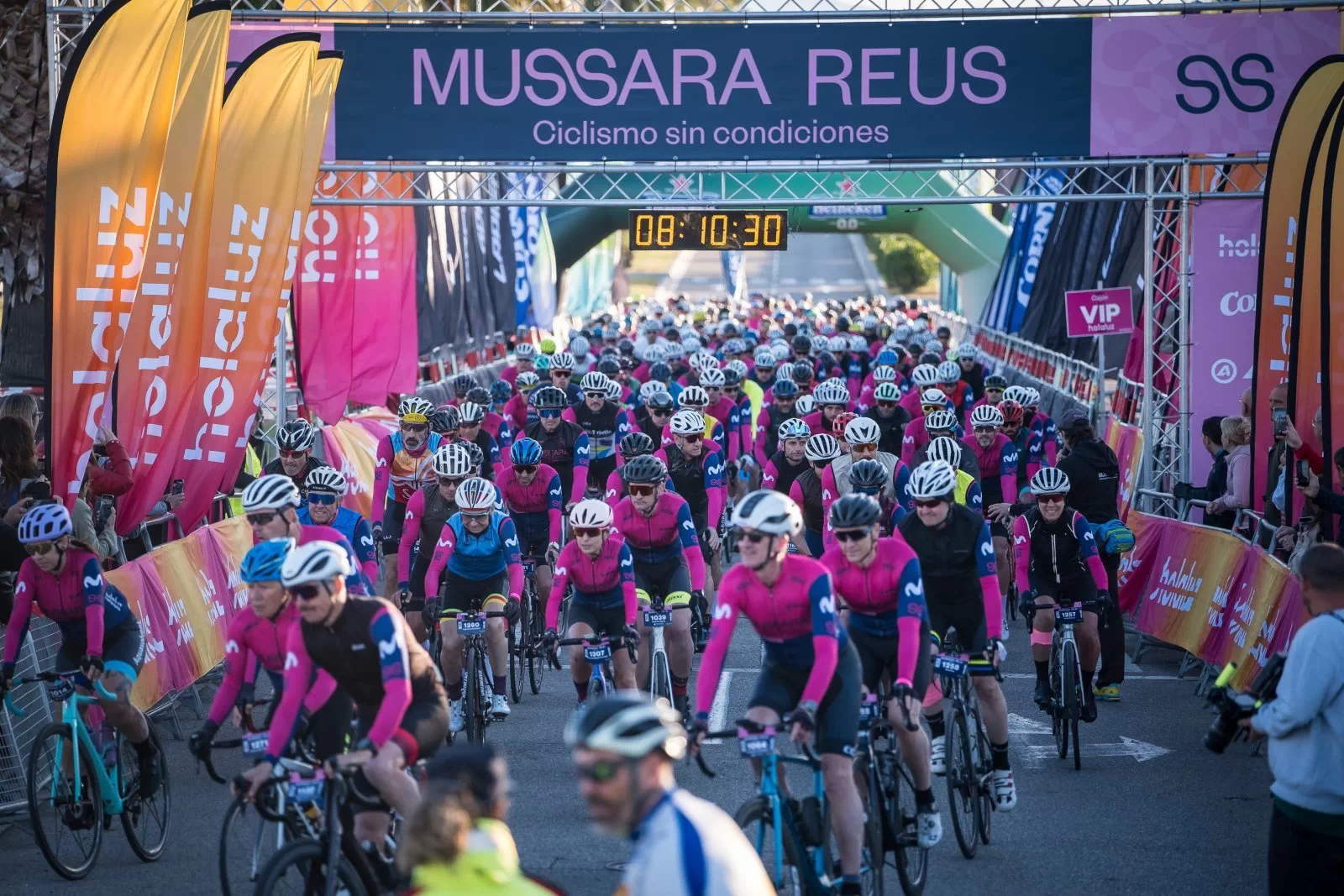 2.500 ciclistas se han dado cita en la novena edición de la Mussara Reus