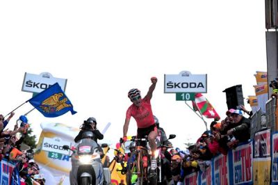 Giro de Italia: Igor Antón dedica la victoria a su novia