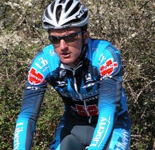 Marcos Serrano salva los papeles de Liberty en el Tour
