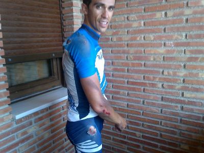 Alberto Contador sufre una caída entrenando