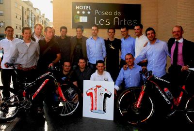 Alberto Contador presenta su equipo para la Titan Desert Alberto Contador presenta su equipo para la Titan Desert