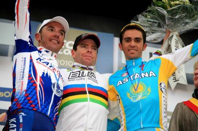 Contador satisfecho tras el podio en la Flecha Valona