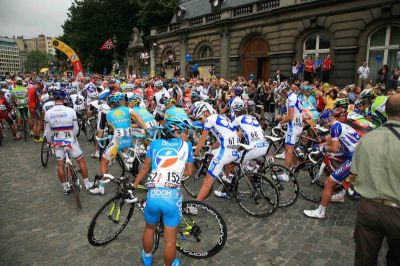 Tour de Francia: Los corredores echan el freno