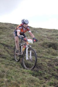 Mónica Carrascosa del BikeZona Team sube al podio en Llanes