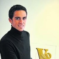 Alberto Contador recibe la Bicicleta de Oro 2008