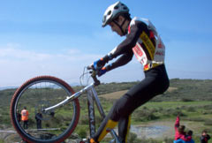 Mikel Rodriguez (Bikezona) sube al podio en Aldeadavila