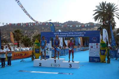 Mario Mola bronce en Analya