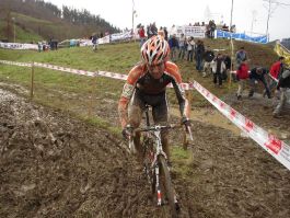 Ruiz de Larrinaga se impone delante de sus paisanos en Amézaga
