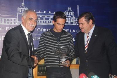 Contador recibe el homenaje de reconocimiento por sus éxitos