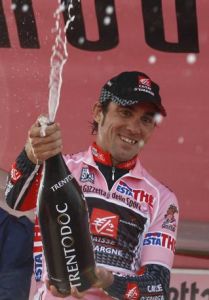 Giro de Italia: David Arroyo mantiene la Maglia Rosa 