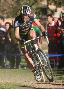 José Antonio Hermida se retira en Gandía tras una caída