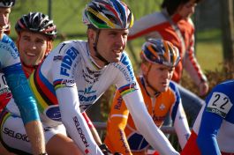 El ciclocross de Asteasu celebra con los mejores su décima edición
