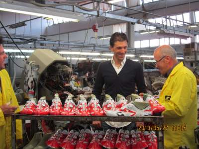 Fabian Cancellara visita la fábrica de Gaerne