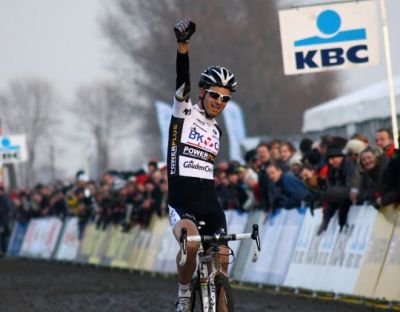 Bélgica con Niels Albert a la cabeza arrasa en los mundiales 