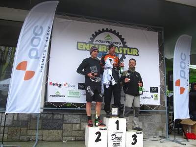 Diez Arriola (Bikezona) sigue liderando el Open Enduro Astur