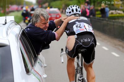 Carlos Sastre pierde otro minuto en el Giro