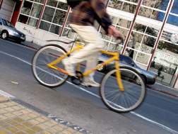 Un conductor ebrio mata a un ciclista en Sevilla