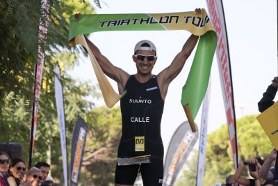 Richard Calle y Laia Pi se llevan el Triatlón de Gavá