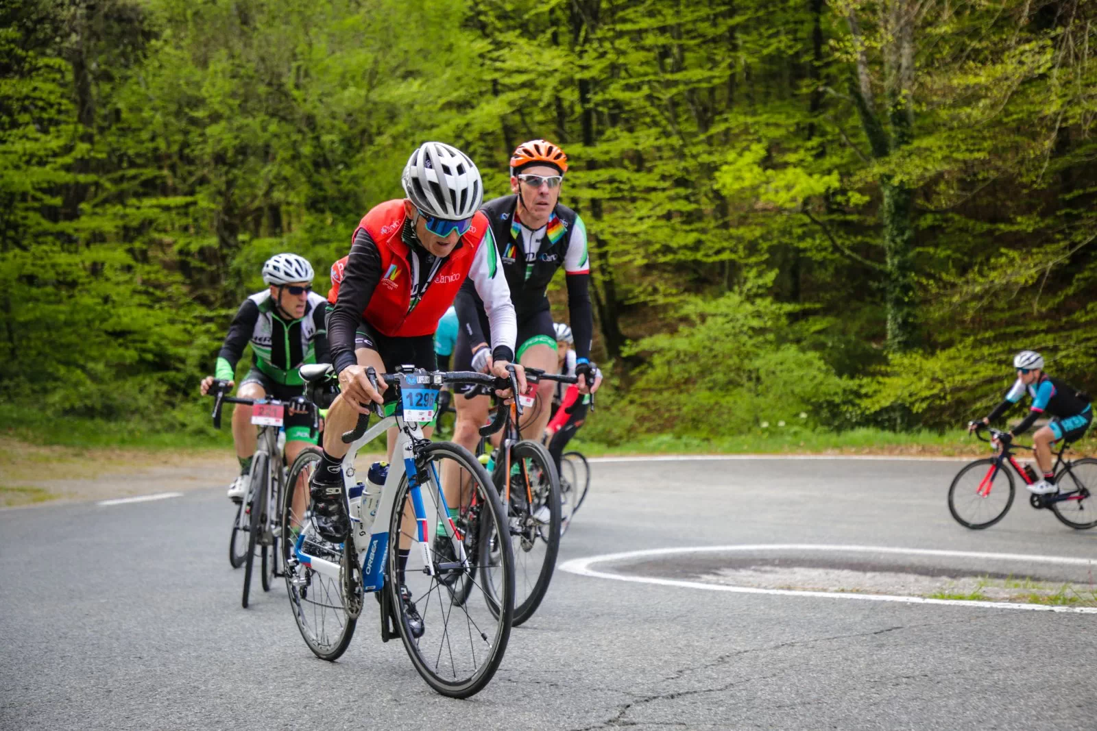 A sus 78 años Iñaki Errazkin puede hacer 20.000 km al año sobre su bicicleta